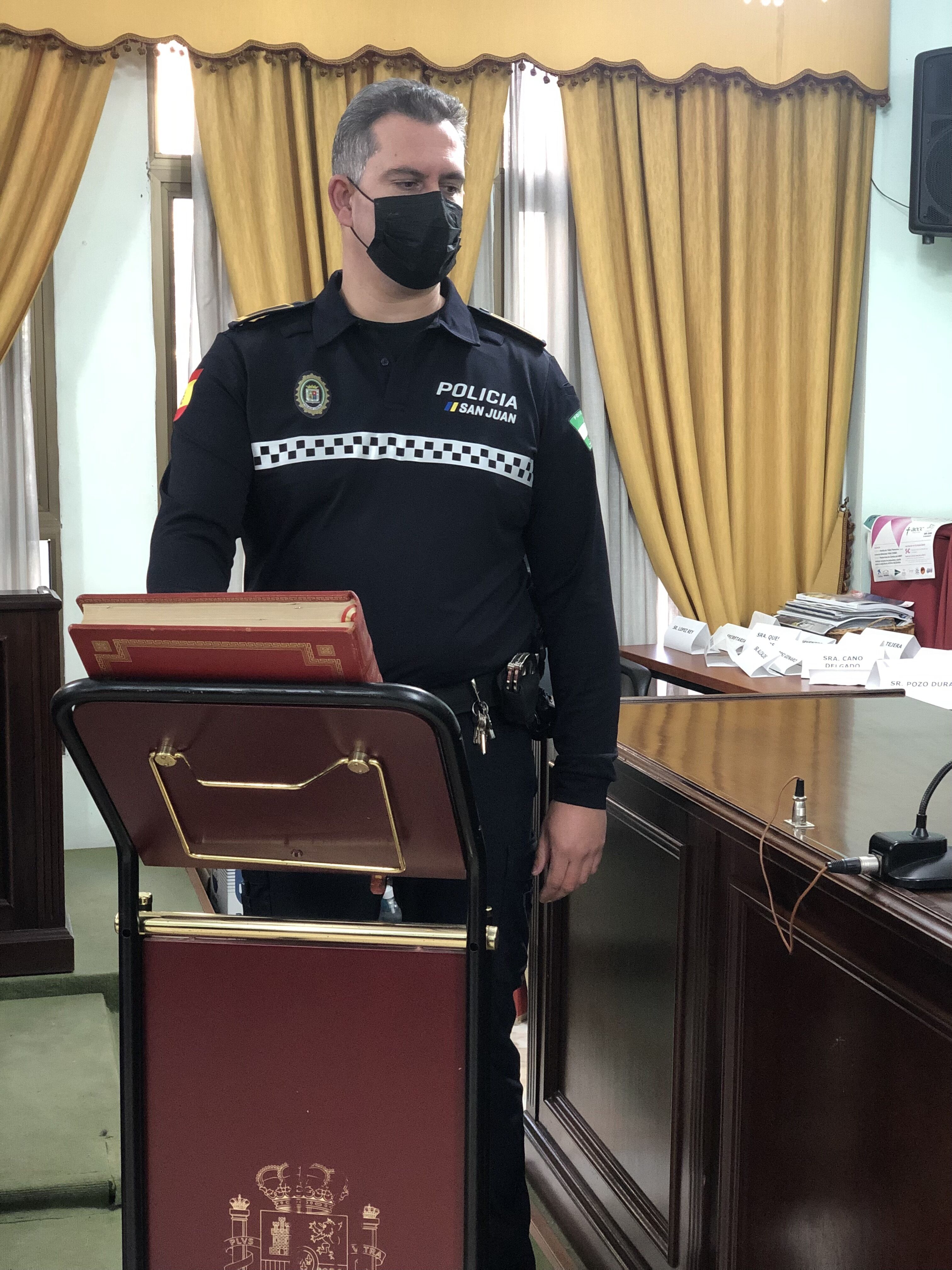 Toma de posesión de Andrés Navarro