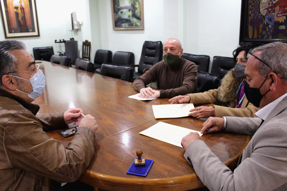 firma-convenio-ayuda-Ucrania-(5)