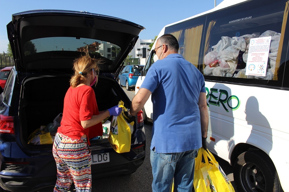 Recogida alimentos cabalgata en Valdomina (36)_p