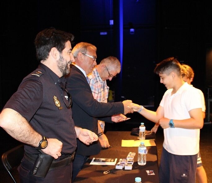 entrega carnés ciberexperto  (10)portal