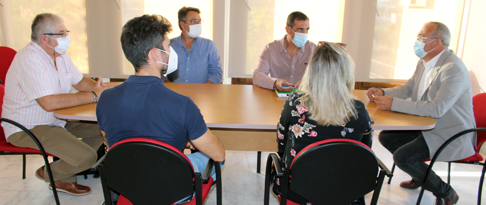 Firma-convenio-becas-infantil-(2)portal